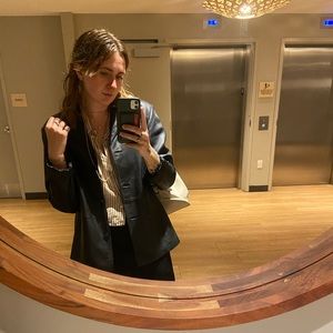 Meet your Posher, Claire